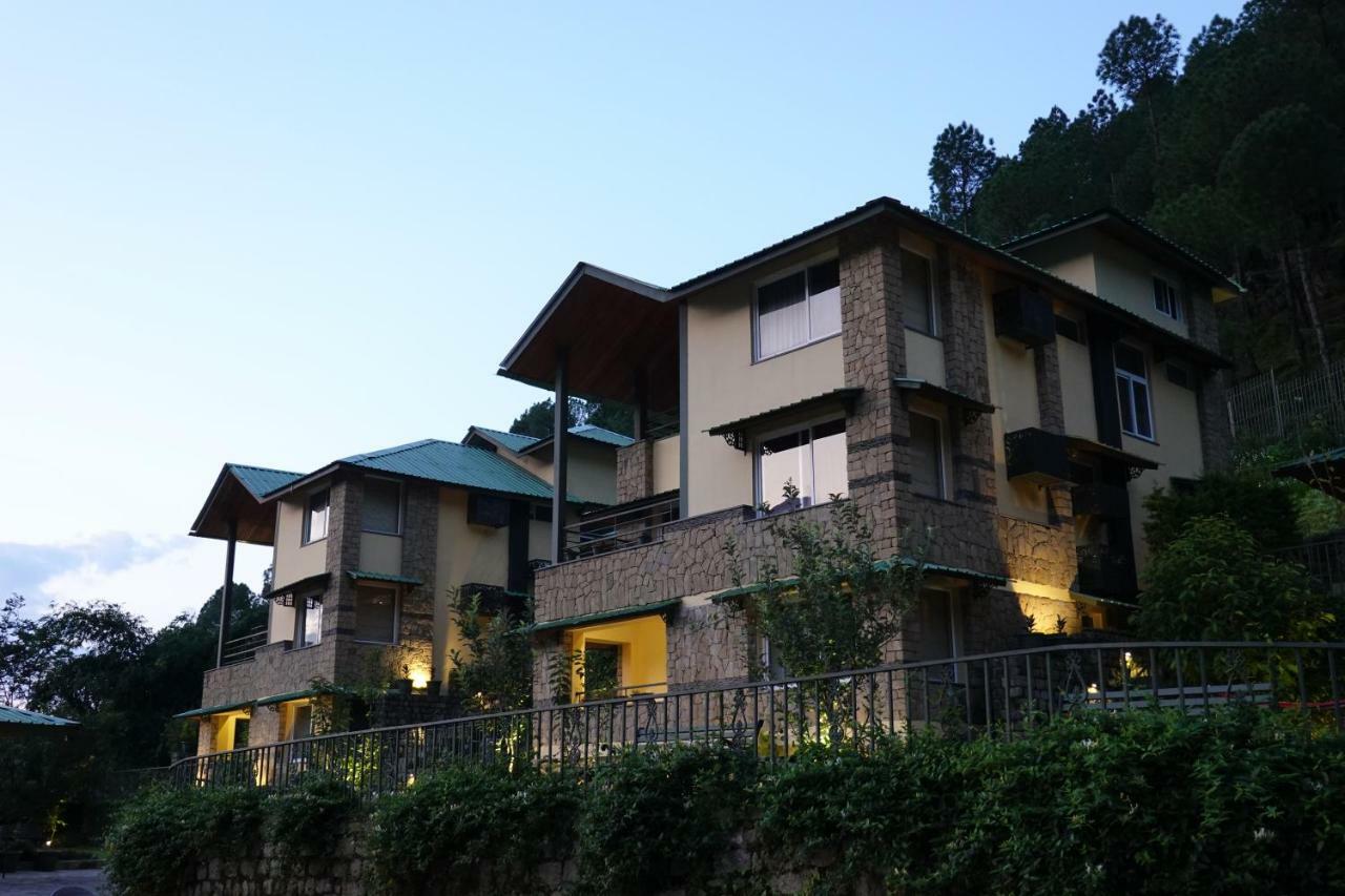 Araiya Palampur Hotel Exterior foto