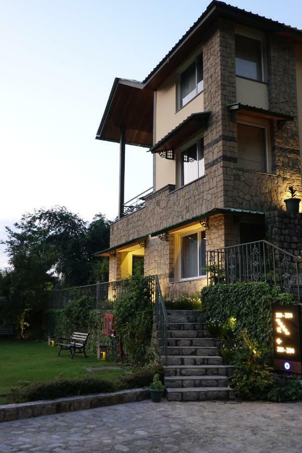 Araiya Palampur Hotel Exterior foto