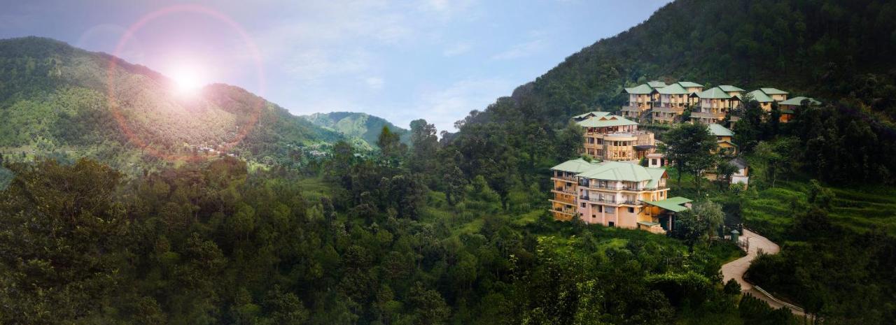 Araiya Palampur Hotel Exterior foto